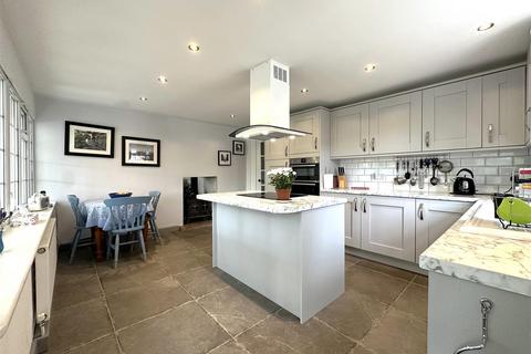 4 bedroom detached house for sale, Ferry Lane Cottage, Main Street, North Muskham, Newark