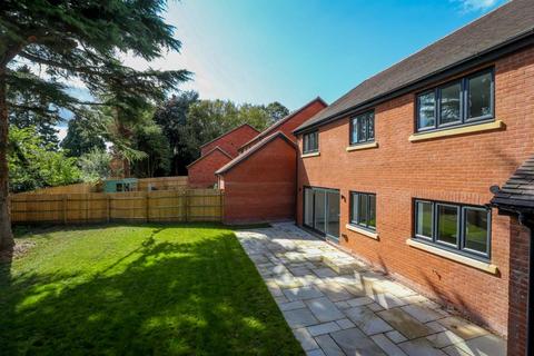 5 bedroom house for sale, Astbury Close, Daventry