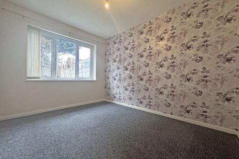 2 bedroom bungalow to rent, Cophall Street, Tipton