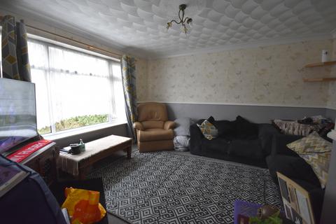 3 bedroom semi-detached house to rent, Flatford Drive, Clacton-On-Sea, CO16