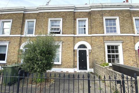 2 bedroom flat to rent, 18 Claylands Road, SW8 1NZ