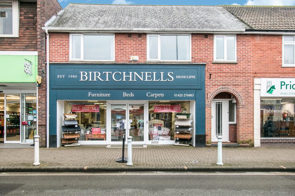 Highcliffe 3 bed flat to rent £1,150 pcm (£265 pw)