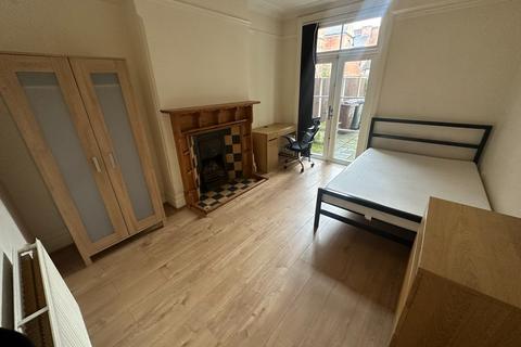 1 bedroom in a house share to rent, Room 2, Kedleston Road, DE22