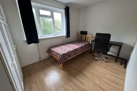 2 bedroom property to rent, Bryant Close, Barnet EN5