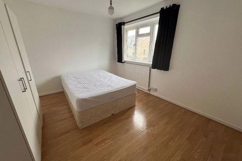 2 bedroom property to rent, Bryant Close, Barnet EN5