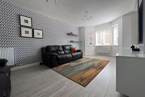 2 Litten Close, Slough, SL3 7FX