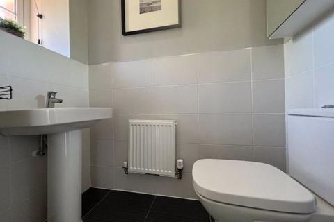2 Litten Close, Slough, SL3 7FX