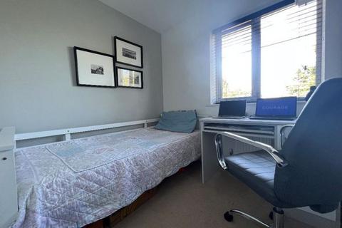 2 Litten Close, Slough, SL3 7FX