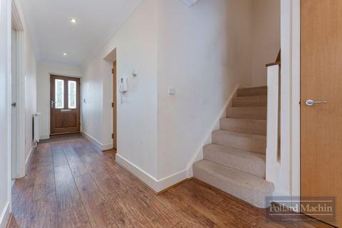 5 Rocklands Drive, South Croydon, CR2 0FE