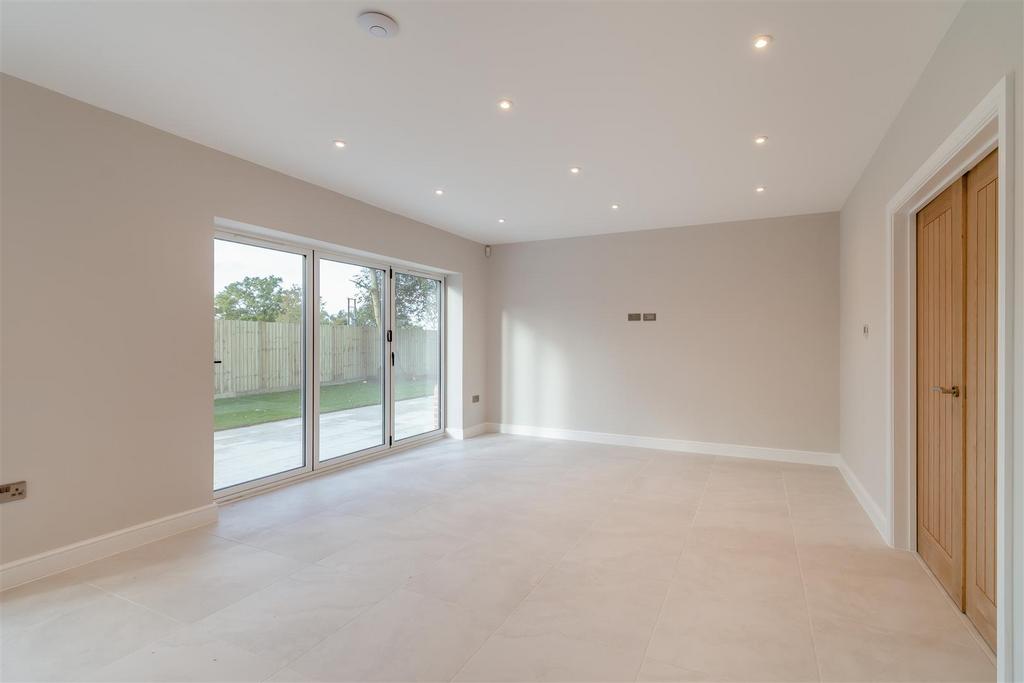 8575703-interior04.jpg