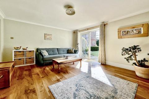 Flat 1, Azalea Park, 1 Milner Road, Bournemouth, BH4 8AD