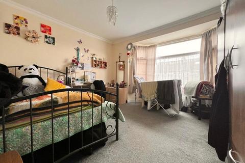 3 bedroom terraced house for sale, Beverley Road, Luton, Bedfordshire, LU4 8EU