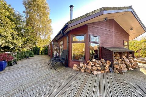 2 bedroom lodge for sale, Hunters Pointe, Somerford