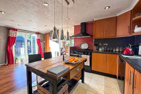 2 bedroom lodge for sale, Hunters Pointe, Somerford