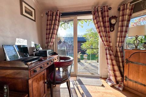 2 bedroom lodge for sale, Hunters Pointe, Somerford