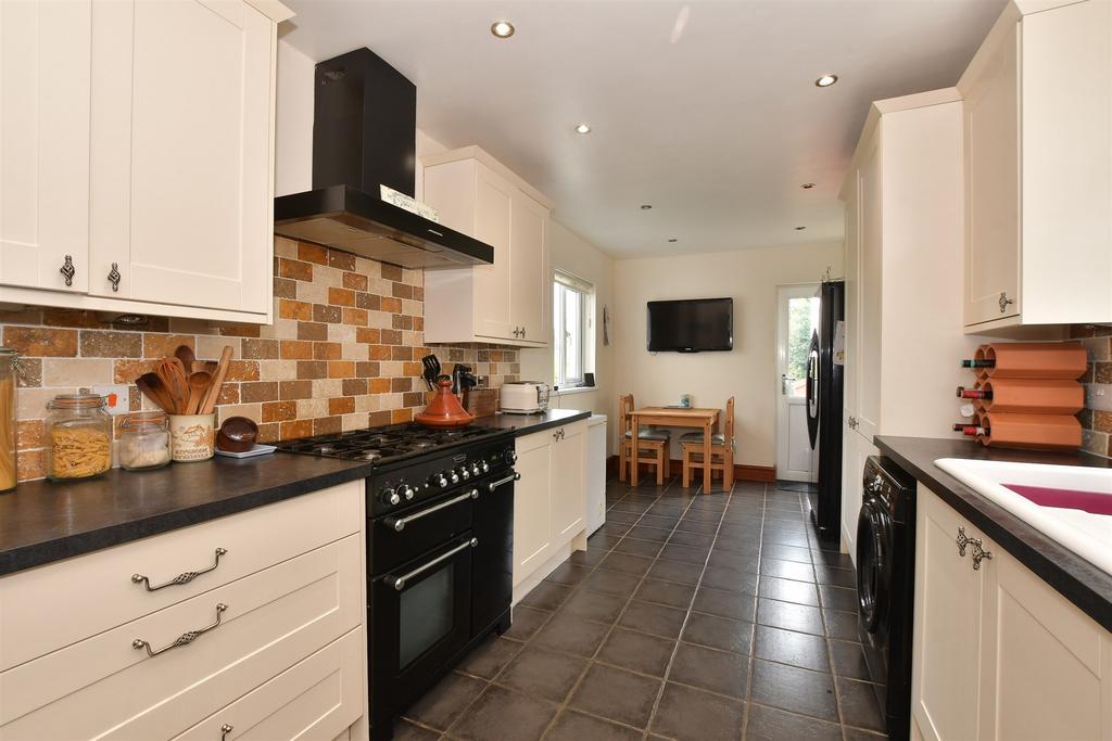 Kitchen/ Breakfast Room