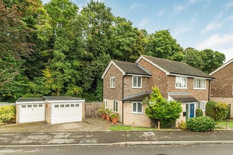 4 bedroom detached house for sale, Stapleton Road, Orpington, Kent, BR6 9TN