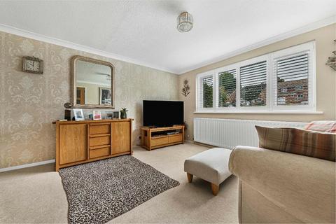 82 Stapleton Road, Orpington, BR6 9TN