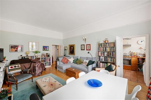 2 bedroom flat for sale, Belsize Crescent, Belsize Park