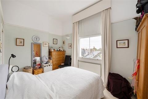 2 bedroom flat for sale, Belsize Crescent, Belsize Park