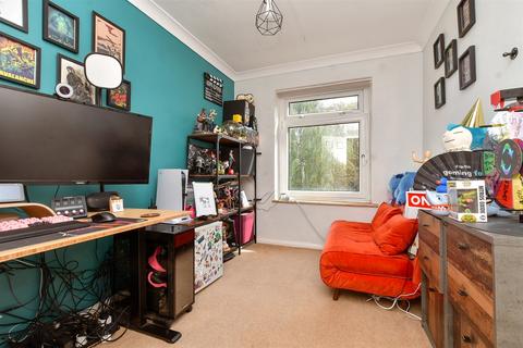 130 Westmoreland Drive, Sutton, SM2 6AE