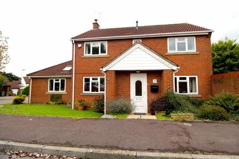 4 bedroom detached house for sale, Grange Close, Bradley Stoke