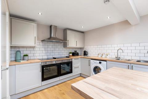 8 bedroom house to rent, Headingley Avenue, Leeds LS6