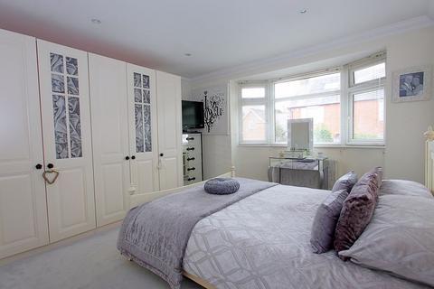 9 Albion Road, Chalfont St Giles, HP8 4EW