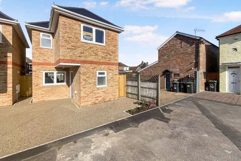 2 bedroom detached house for sale, CHRISTCHURCH