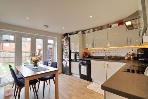 3 bedroom semi-detached house for sale, Bullbridge View, Manchester M28