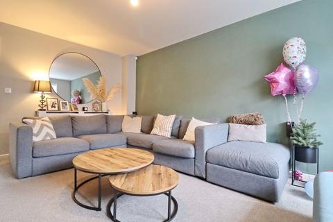 16 Bullbridge View, Worsley, Manchester, M28 3YB