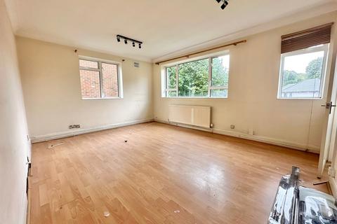 3 bedroom apartment for sale, Abbey Court, CAMBERLEY GU15