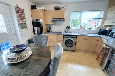 2 bedroom semi-detached house for sale, Richmond Hall Avenue, Sheffield, S13 8FL