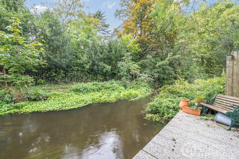 4 bedroom detached house for sale, Victoria Road, Uxbridge, Middlesex