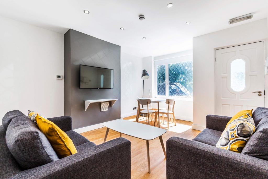 Hartley Crescent, Leeds LS6 4 bed house to rent £2,392 pcm (£552 pw)