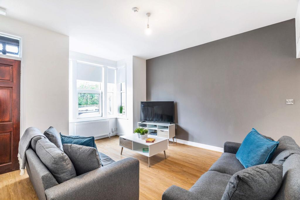 Stanmore Place, Leeds LS4 6 bed house to rent £3,588 pcm (£828 pw)