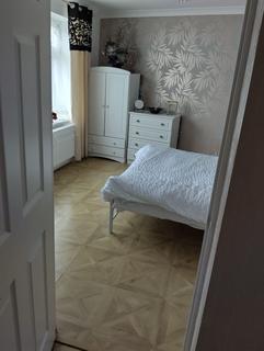 1 bedroom in a house share to rent, Northolt UB5