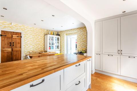Lyncote Crouch House Road, Edenbridge, TN8 5EE