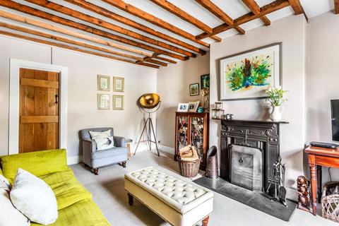 Lyncote Crouch House Road, Edenbridge, TN8 5EE