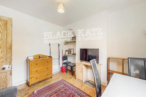 3 bedroom apartment to rent, SE17