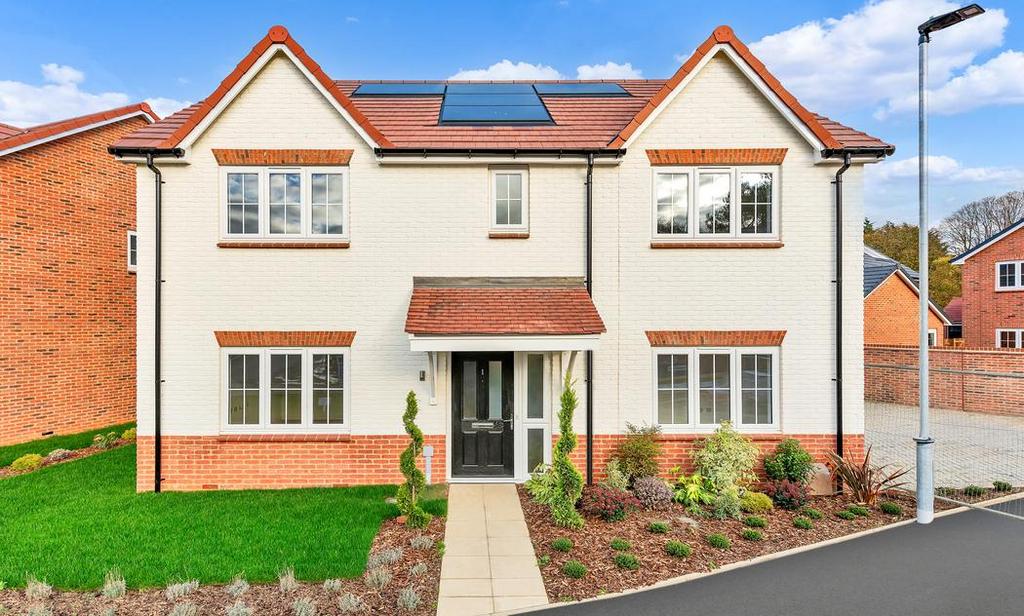 4 bedroom detached house for sale
