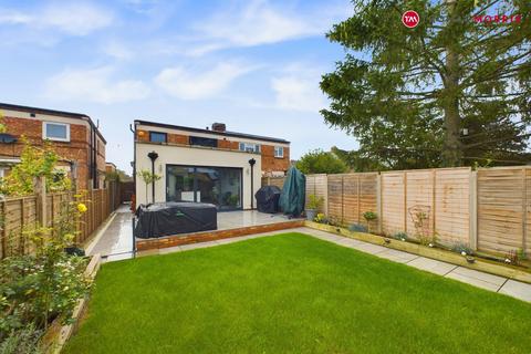 24 Broadmead, Biggleswade, SG18 8LF