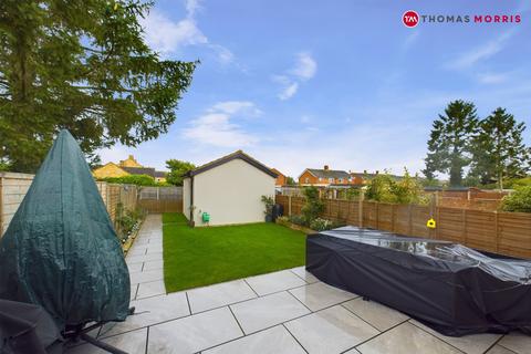 24 Broadmead, Biggleswade, SG18 8LF