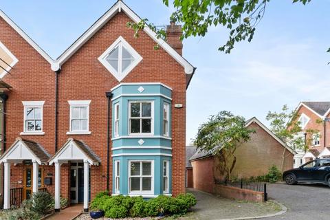 4 bedroom semi-detached house for sale, Sanders Close, Essex CM24