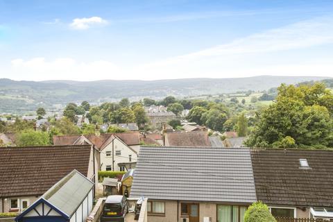 4 bedroom semi-detached house for sale, Kelvin Crescent, West Yorkshire HX2