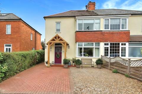 3 bedroom semi-detached house for sale, Whitemoor Road, Warwickshire CV8