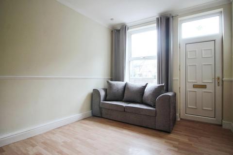 2 bedroom terraced house to rent, Armstrong Terrace, West Yorkshire WF8