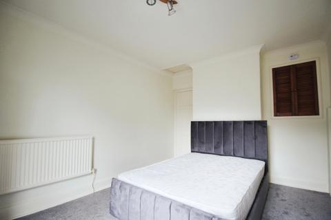 2 bedroom terraced house to rent, Armstrong Terrace, West Yorkshire WF8