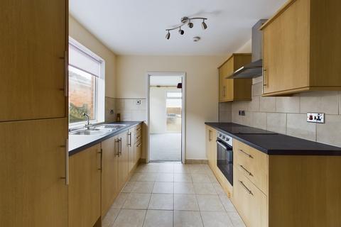 4 bedroom bungalow to rent, Northfield Road, Bristol BS20