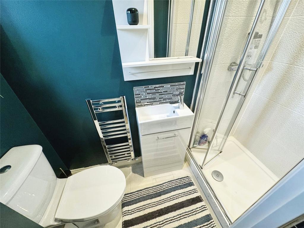 En-Suite Shower Wc